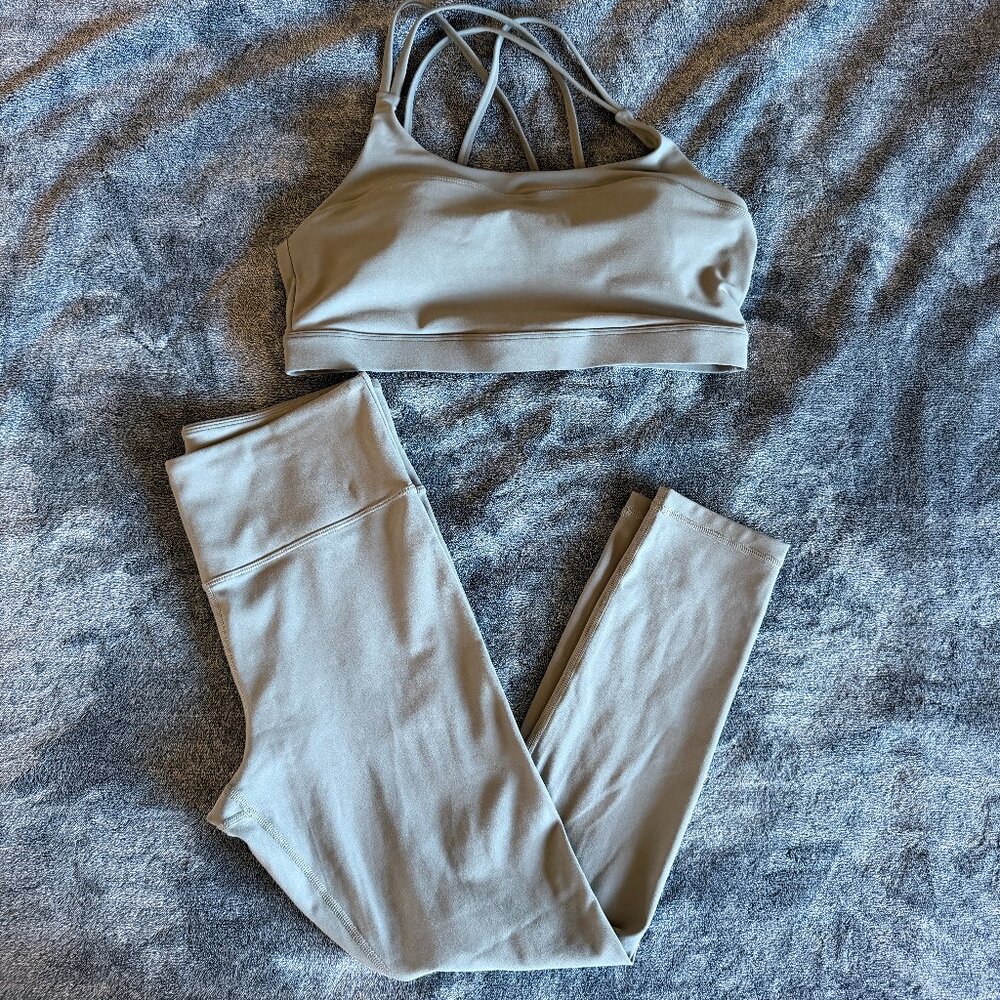 Excellent Condition ZYIA set Bra (XL) and Leggings (8-10) sage greenish color